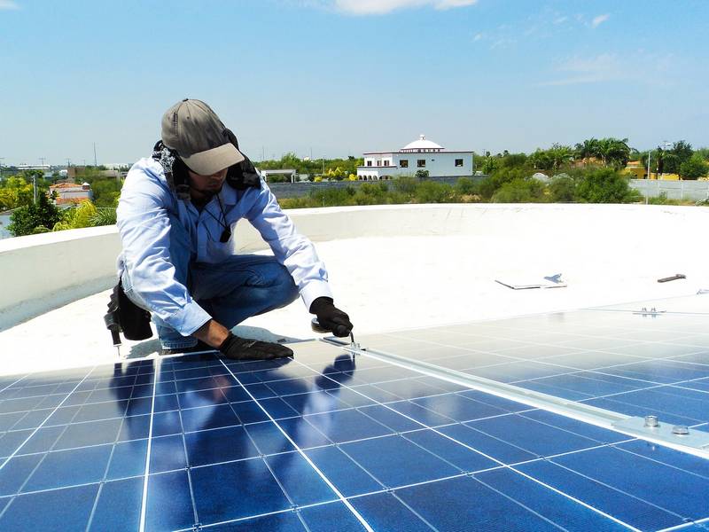 INSTALLATION DE PANNEAUX PHOTOVOLTAIQUES : L’INSTALLATION DOIT RESPECTER LES PRESCRIPTIONS SPECIALES DU PLAN LOCAL D’URBANISME 