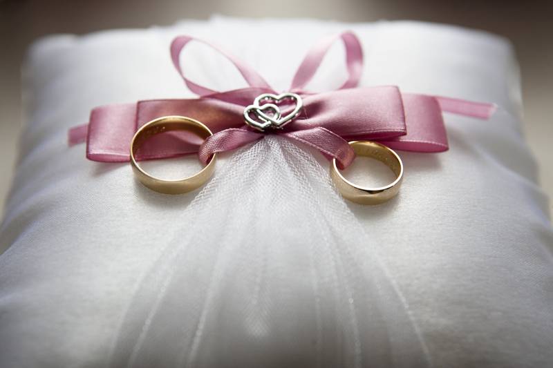 MARIAGE A L’ETRANGER ET SURSIS A STATUER : POURQUOI ATTENDRE LA DECISION DU PROCUREUR DE LA REPUBLIQUE DE NANTES ?